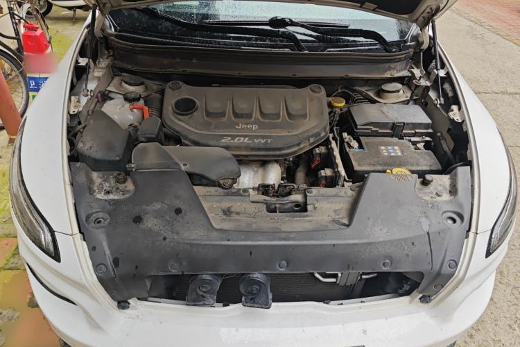 Used Jeep Cherokee 2017 2.0L Superior Edition Engine Bay