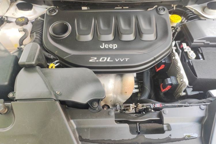 Used Jeep Cherokee 2017 2.0L Superior Edition Engine Bay