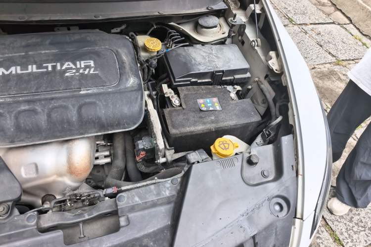 Used Jeep Cherokee 2017 2.4L Leading Smart Edition Engine Bay Left