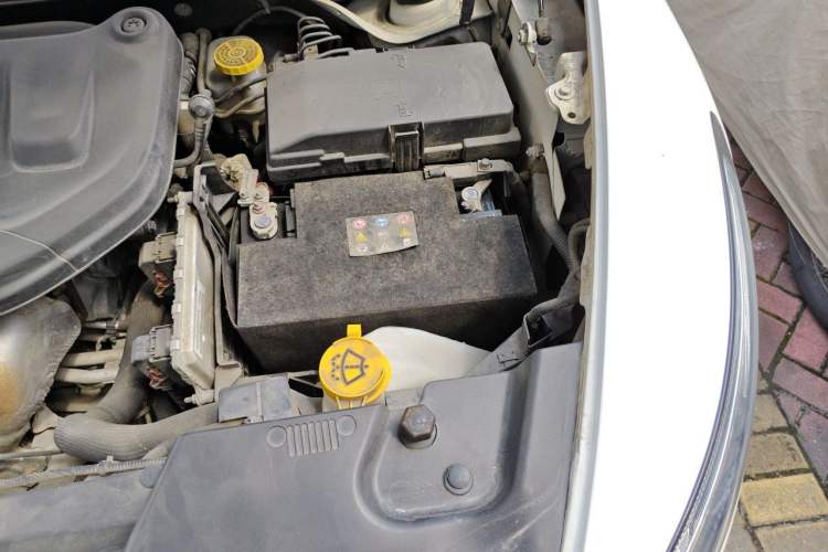 Used Jeep Cherokee 2017 2.0L Superior Edition Engine Bay Left