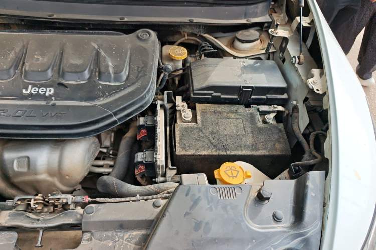Used Jeep Cherokee 2017 2.0L Superior Edition Engine Bay Left