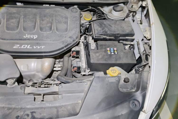 Used Jeep Cherokee 2017 2.0L Superior Edition Engine Bay Left