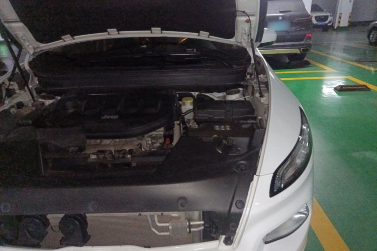Used Jeep Cherokee 2017 2.0L Superior Edition Engine Bay Left