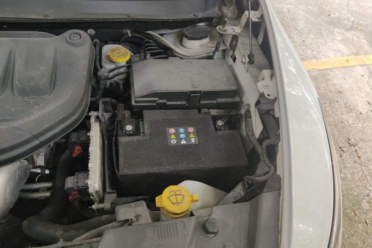 Used Jeep Cherokee 2017 2.0L Superior Edition Engine Bay Left