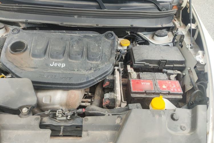 Used Jeep Cherokee 2017 2.0L Superior Edition Engine Bay Left