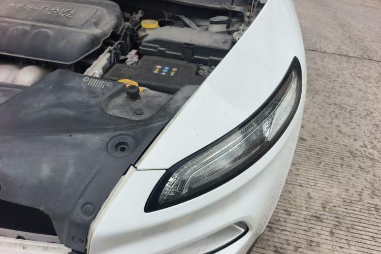 Used Jeep Cherokee 2017 2.4L Leading Edition Engine Bay Left