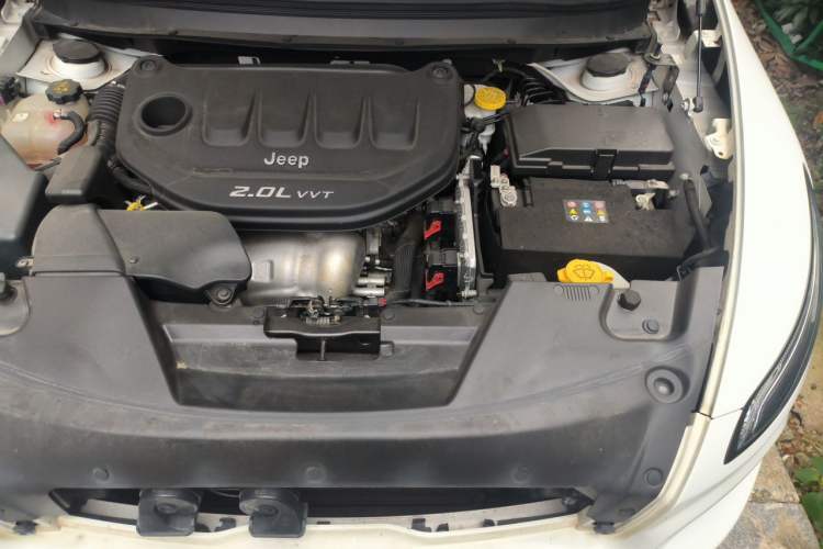 Used Jeep Cherokee 2017 2.0L Superior Edition Engine Bay Left