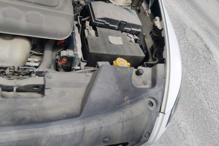 Used Jeep Cherokee 2017 2.4L Leading Edition Engine Bay Left