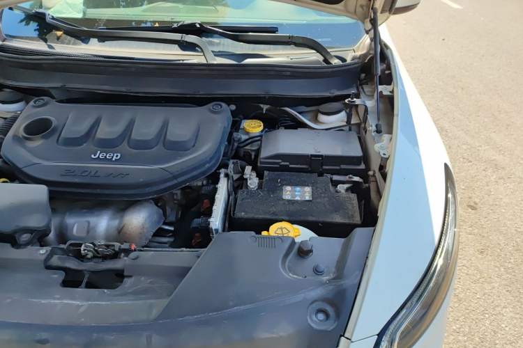 Used Jeep Cherokee 2017 2.0L Superior Edition Engine Bay Left