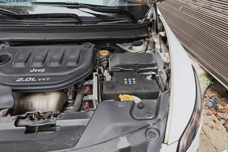 Used Jeep Cherokee 2017 2.0L Superior Edition Engine Bay Left