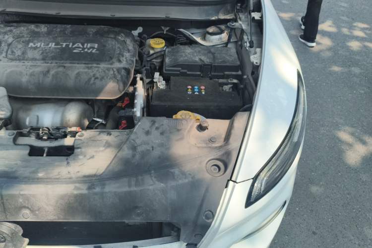 Used Jeep Cherokee 2017 2.4L Leading Smart Edition Engine Bay Left