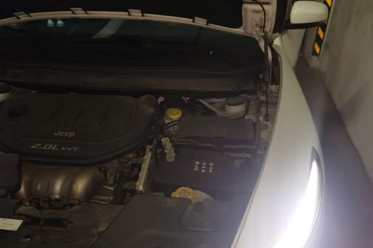 Used Jeep Cherokee 2017 2.0L Superior Edition Engine Bay Left