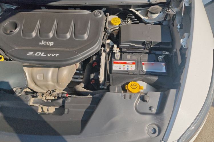 Used Jeep Cherokee 2017 2.0L Superior Edition Engine Bay Left