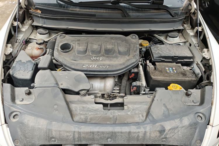 Used Jeep Cherokee 2017 2.0L Superior Edition Engine Bay