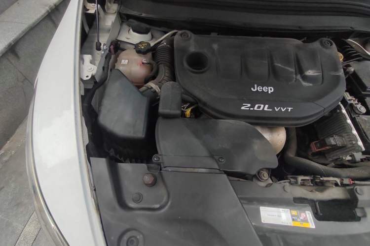 Used Jeep Cherokee 2017 2.0L Superior Edition Engine Bay Right