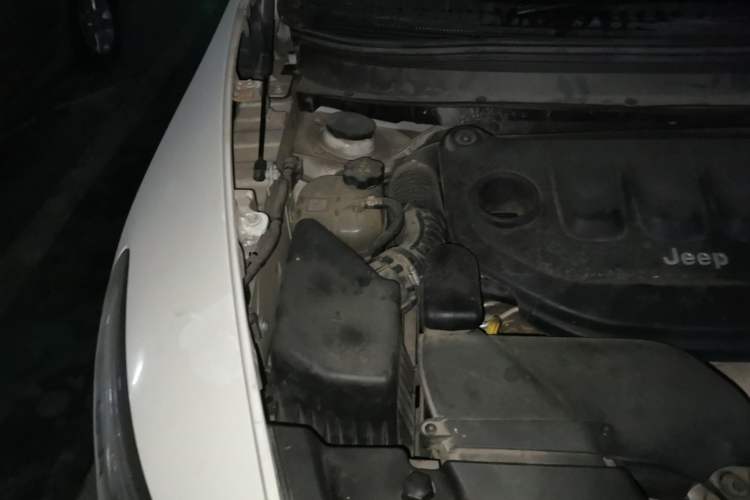Used Jeep Cherokee 2017 2.0L Superior Edition Engine Bay Right