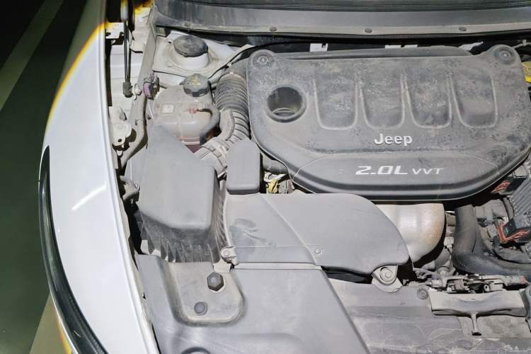 Used Jeep Cherokee 2017 2.0L Superior Edition Engine Bay Right