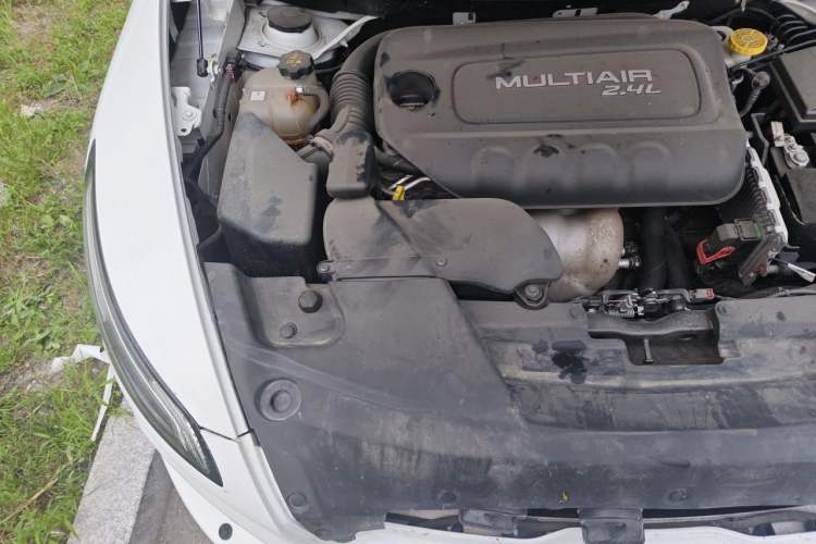 Used Jeep Cherokee 2017 2.4L Professional Smart Edition Engine Bay Right