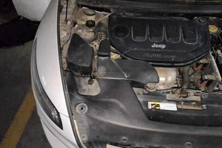 Used Jeep Cherokee 2017 2.0L Superior Edition Engine Bay Right