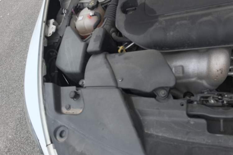 Used Jeep Cherokee 2017 2.4L Leading Edition Engine Bay Right