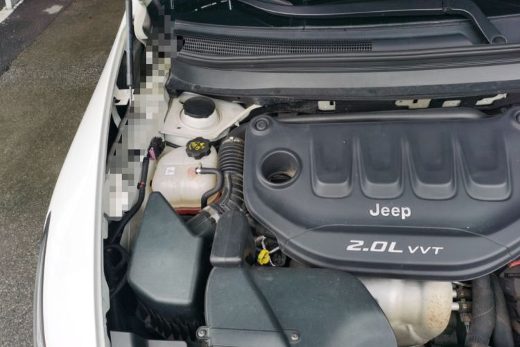 Used Jeep Cherokee 2017 2.0L Superior Edition Engine Bay Right