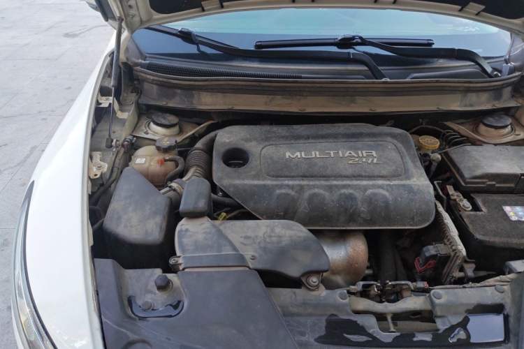 Used Jeep Cherokee 2017 2.4L Leading Edition Engine Bay Right