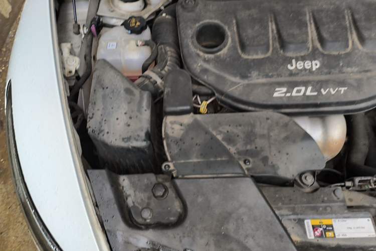 Used Jeep Cherokee 2017 2.0L Superior Edition Engine Bay Right