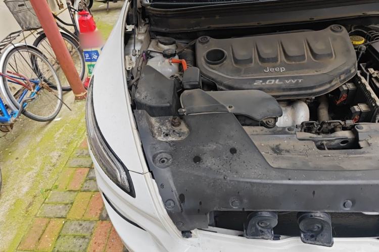 Used Jeep Cherokee 2017 2.0L Superior Edition Engine Bay Right