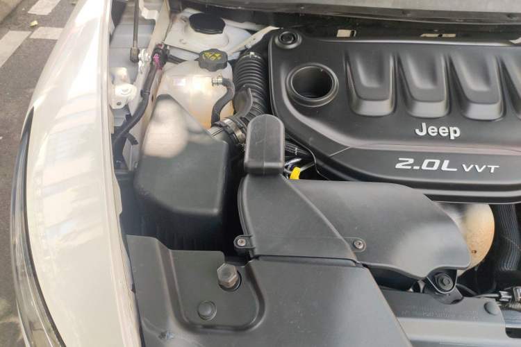 Used Jeep Cherokee 2017 2.0L Superior Edition Engine Bay Right