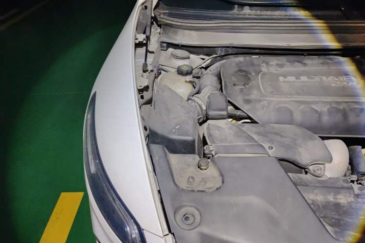 Used Jeep Cherokee 2017 2.4L Professional Smart Edition Engine Bay Right