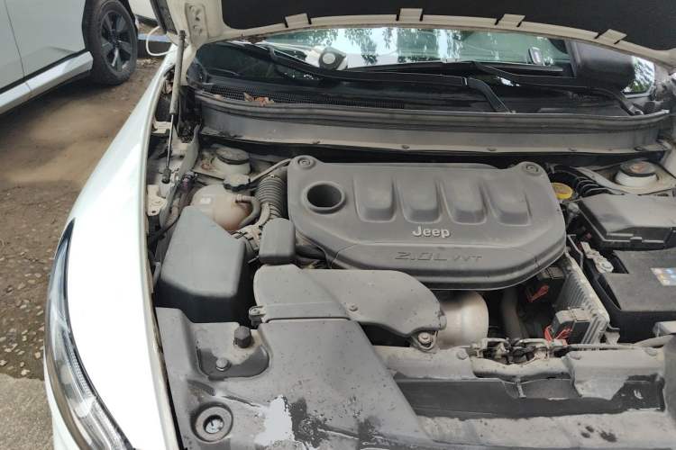 Used Jeep Cherokee 2017 2.0L Superior Edition Engine Bay Right