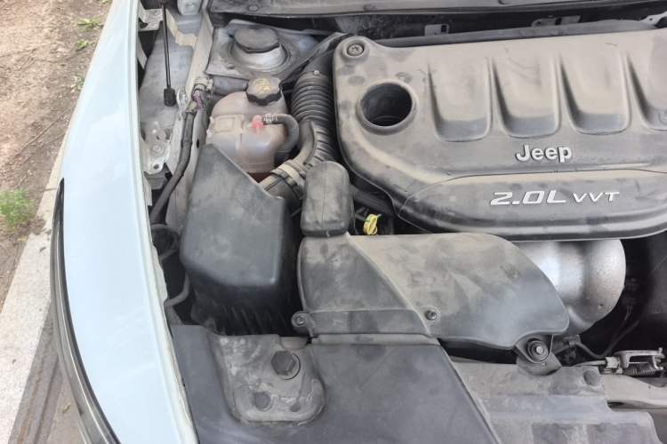 Used Jeep Cherokee 2017 2.0L Superior Edition Engine Bay Right