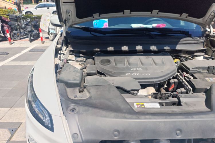 Used Jeep Cherokee 2017 2.0L Superior Edition Engine Bay Right