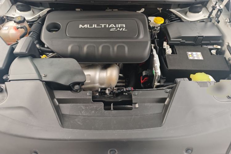 Used Jeep Cherokee 2017 2.4L Professional Smart Edition Engine Bay