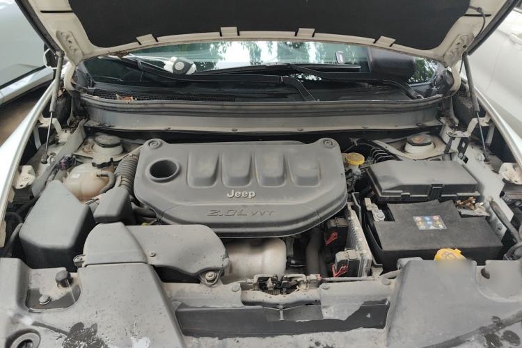 Used Jeep Cherokee 2017 2.0L Superior Edition Engine Bay