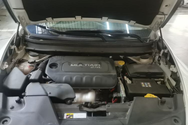 Used Jeep Cherokee 2017 2.4L Professional Edition Engine Bay