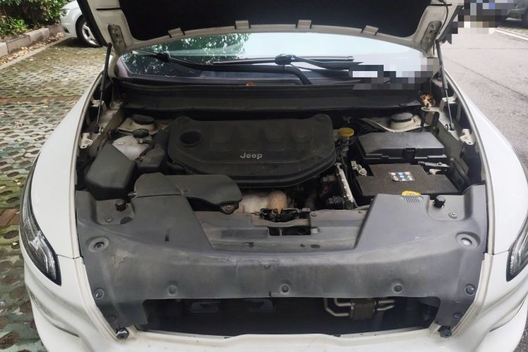 Used Jeep Cherokee 2017 2.0L Superior Edition Engine Bay