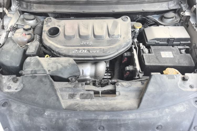 Used Jeep Cherokee 2017 2.0L Superior Edition Engine Bay