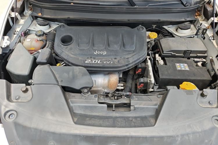 Used Jeep Cherokee 2017 2.0L Superior Edition Engine Bay
