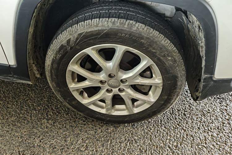 Used Jeep Cherokee 2017 2.0L Superior Edition Exterior 1