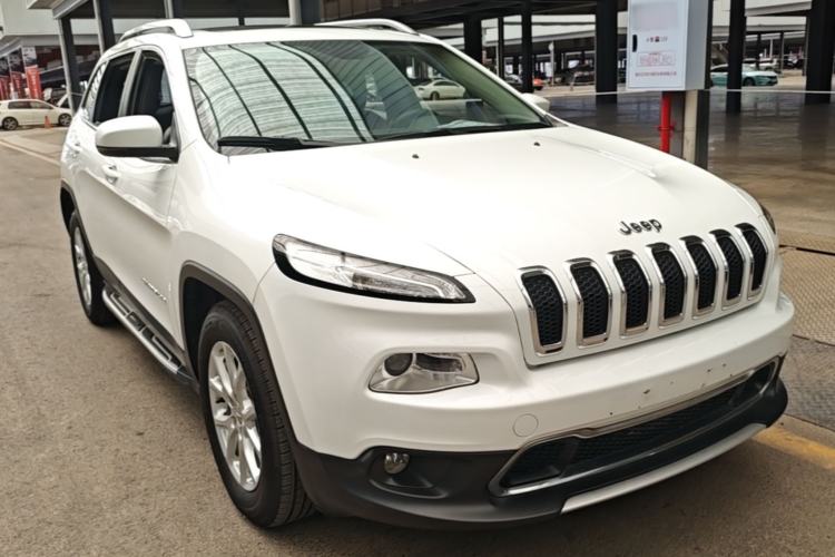 Used Jeep Cherokee 2017 2.0L Superior Edition Exterior 1