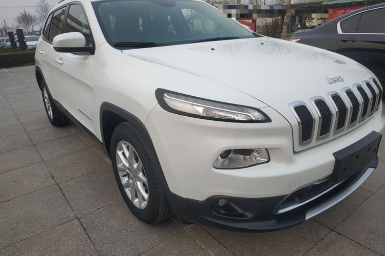 Used Jeep Cherokee 2017 2.0L Superior Edition Exterior 1