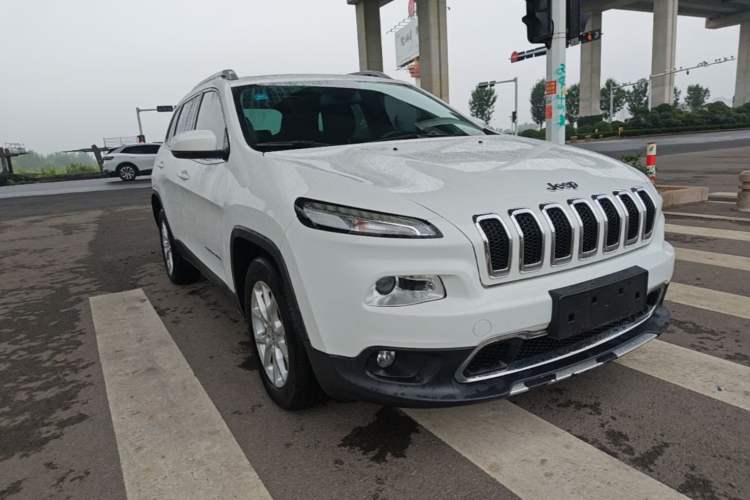 Used Jeep Cherokee 2017 2.0L Superior Edition Exterior 1