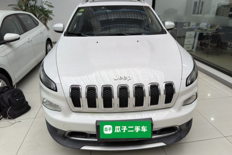 Used Jeep Cherokee 2017 2.0L Superior Edition Exterior 1