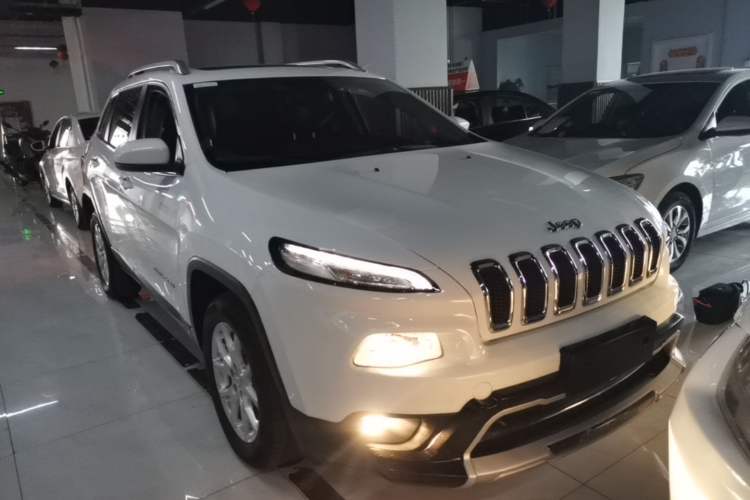 Used Jeep Cherokee 2017 2.0L Superior Edition Exterior 1