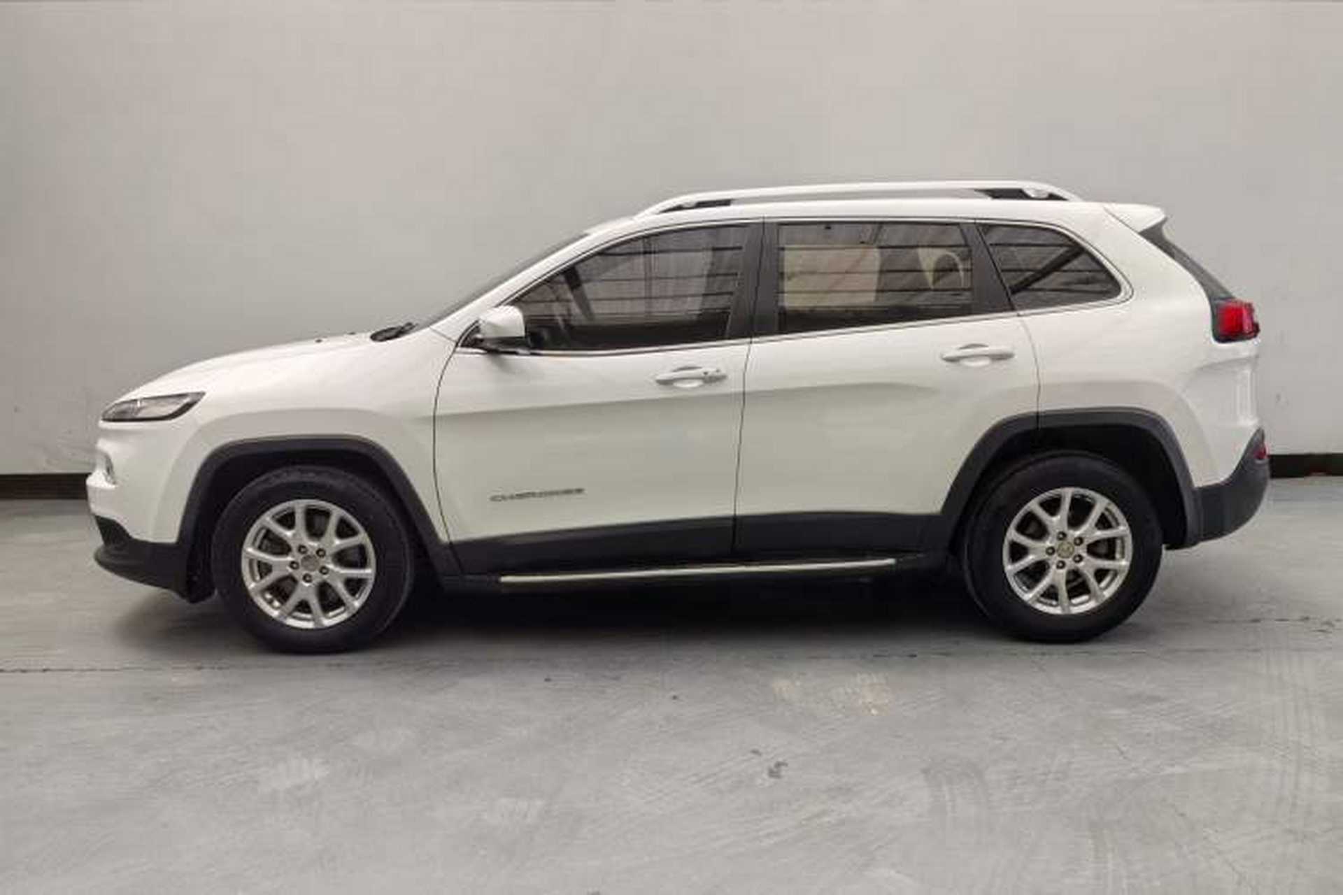 Used Jeep Cherokee 2017 2.0L Superior Edition Exterior 12