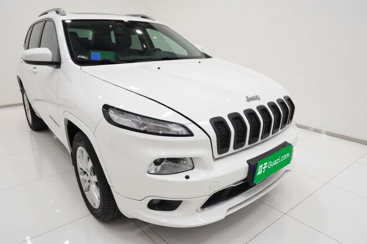 Used Jeep Cherokee 2017 2.4L Professional Smart Edition Exterior 2
