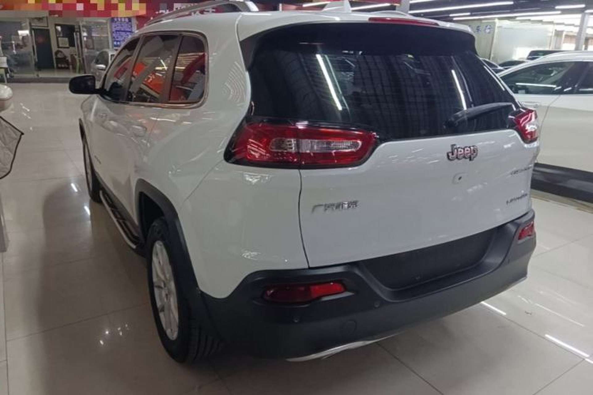 Used Jeep Cherokee 2017 2.0L Superior Edition Exterior 2