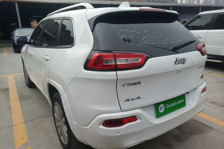 Used Jeep Cherokee 2017 2.4L Professional Smart Edition Exterior 2