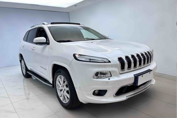 Used Jeep Cherokee 2017 2.4L Superior Edition Exterior 2